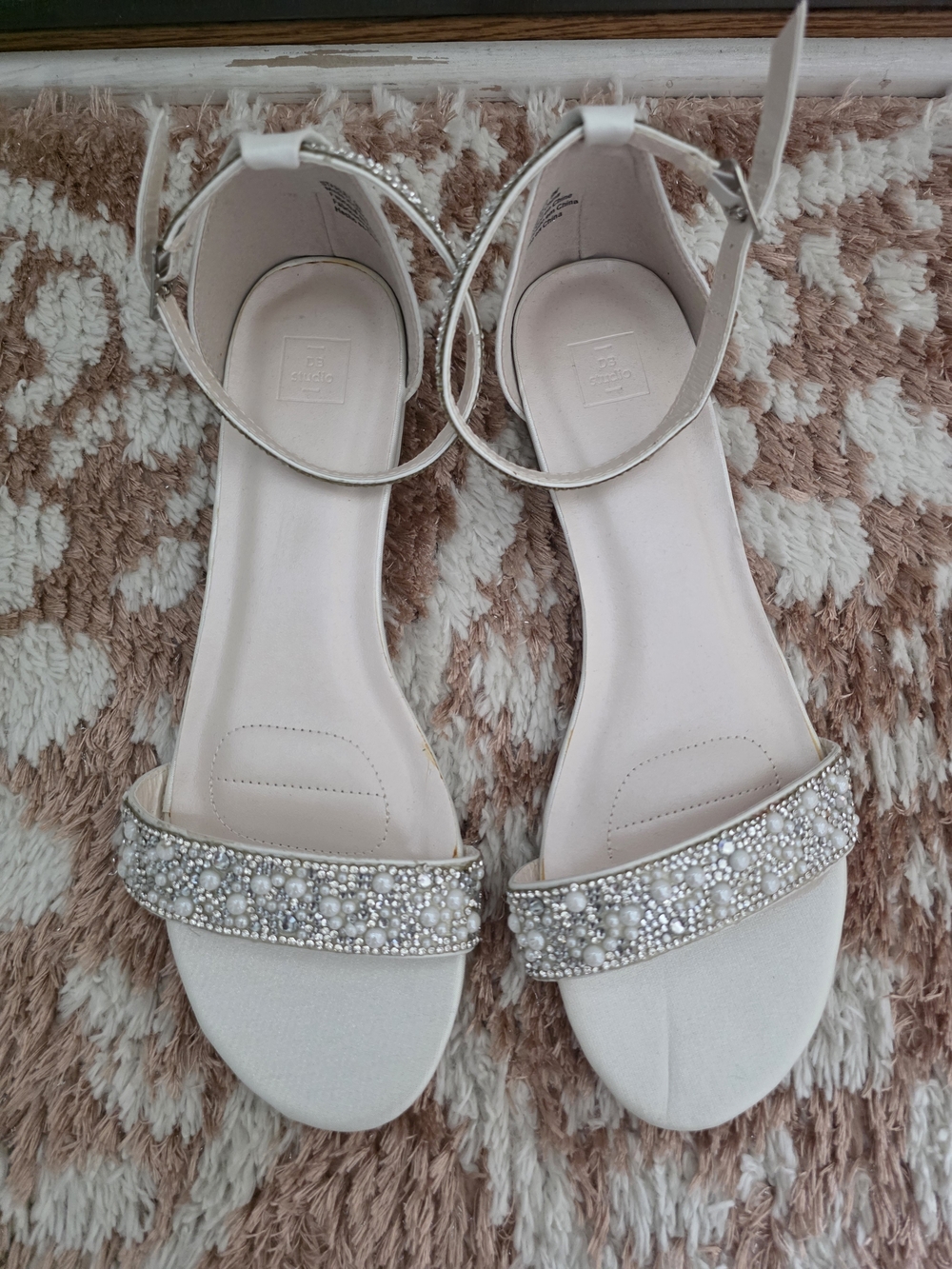 NWOT Bridal Formal Bling Flat Sandals Sz 9 Bride Bridesmaid Wedding Prom Sparkly